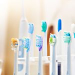 電動歯ブラシと普通の歯ブラシ、どっちを使うのが良いの？